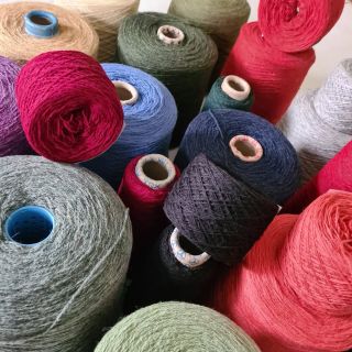 Skladové zásoby doplněny,. Holstgarn Titicaca 31 barev, Holstgarn Supersoft 42 barev, Holstgarn Coast 88 barev ❤️🩷💜🩵💙💚...